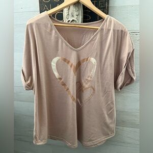 SHEIN Pink Heart Graphic V-Neck Tee
